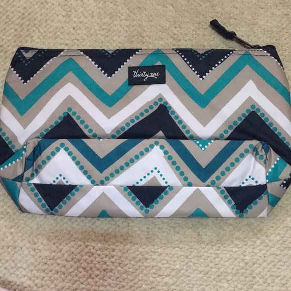 Thirty One Handbags - NWT Thirty One Bag. Medium Thermal